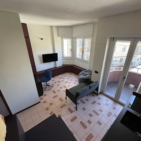 公寓 Moderno Monolocale Con Balcone E Parcheggio 207