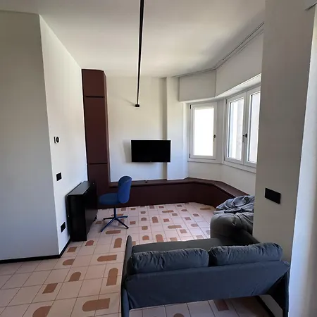 Moderno Monolocale Con Balcone E Parcheggio 207 公寓